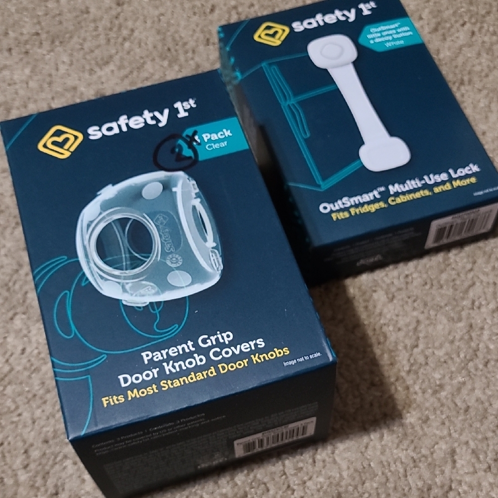 NEW SAFETY 1ST-(2)Door Knob Covers +(1)Multi-Use Lock